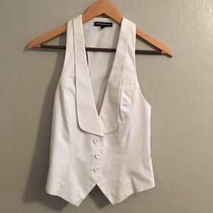 Express white vest